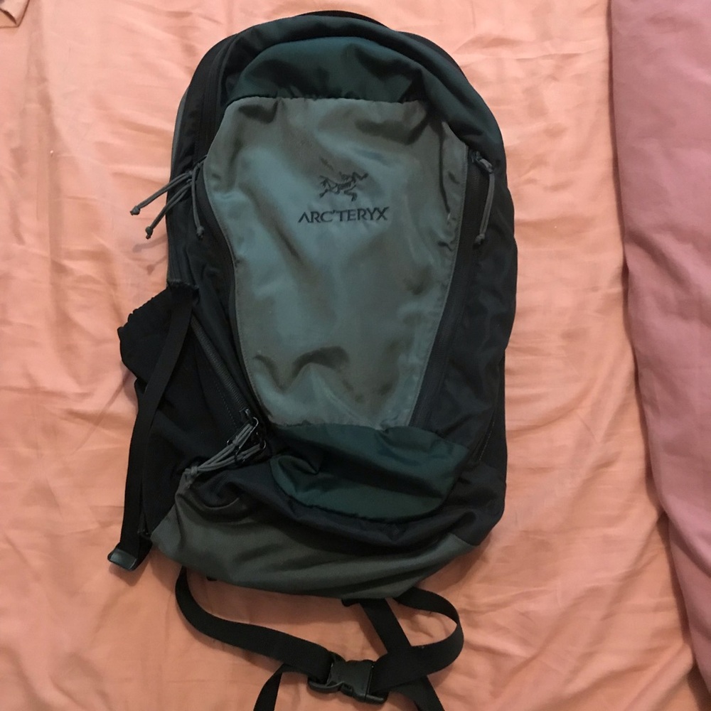 2018- Arc’teryx Beams Mantis 26L Daypack